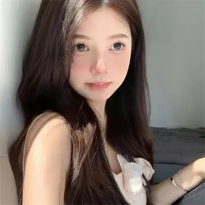 年轻女孩爱过来